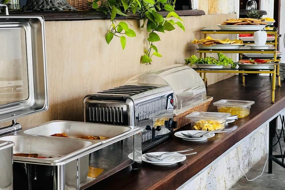 Buffet Photo