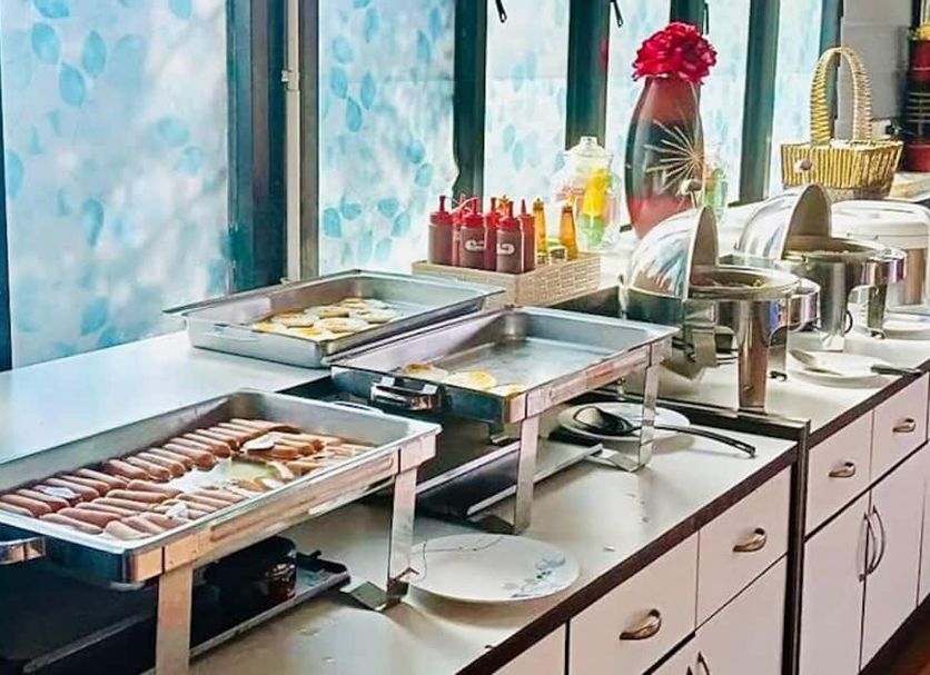 Buffet Photo