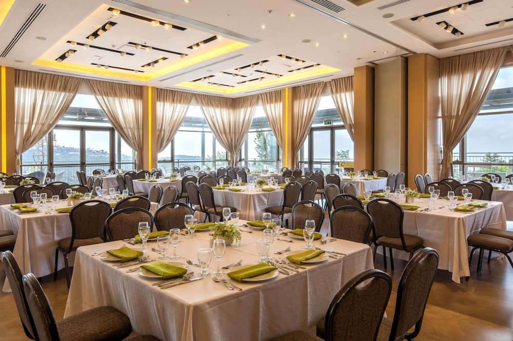 Banquet hall
