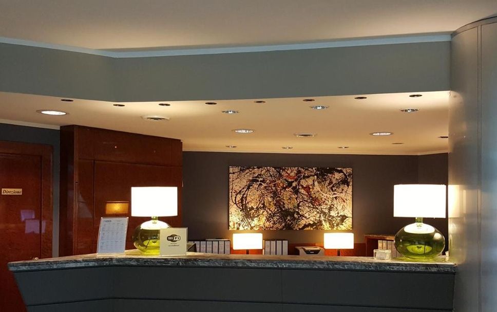 Front desk Photo