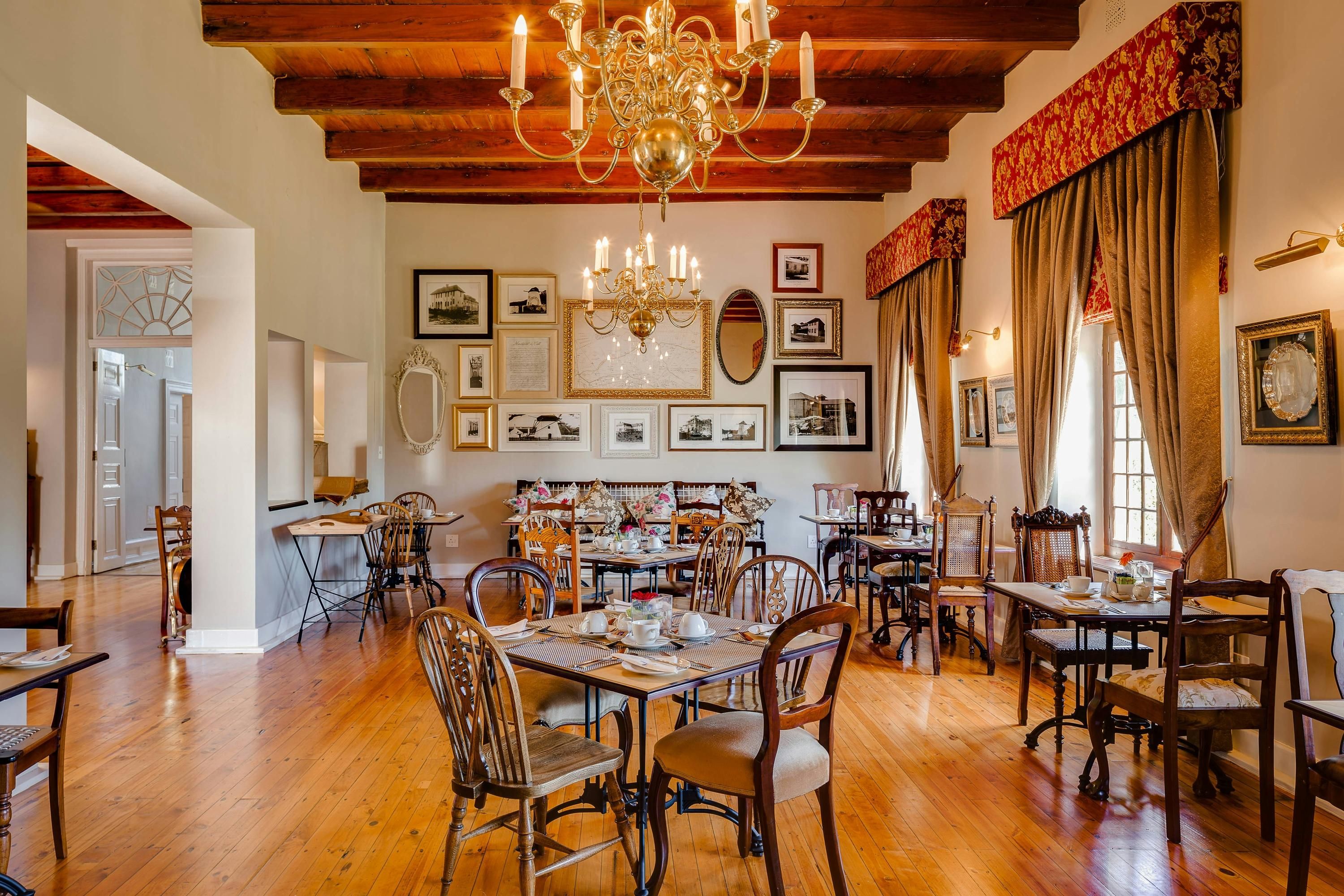 Restaurant Photo