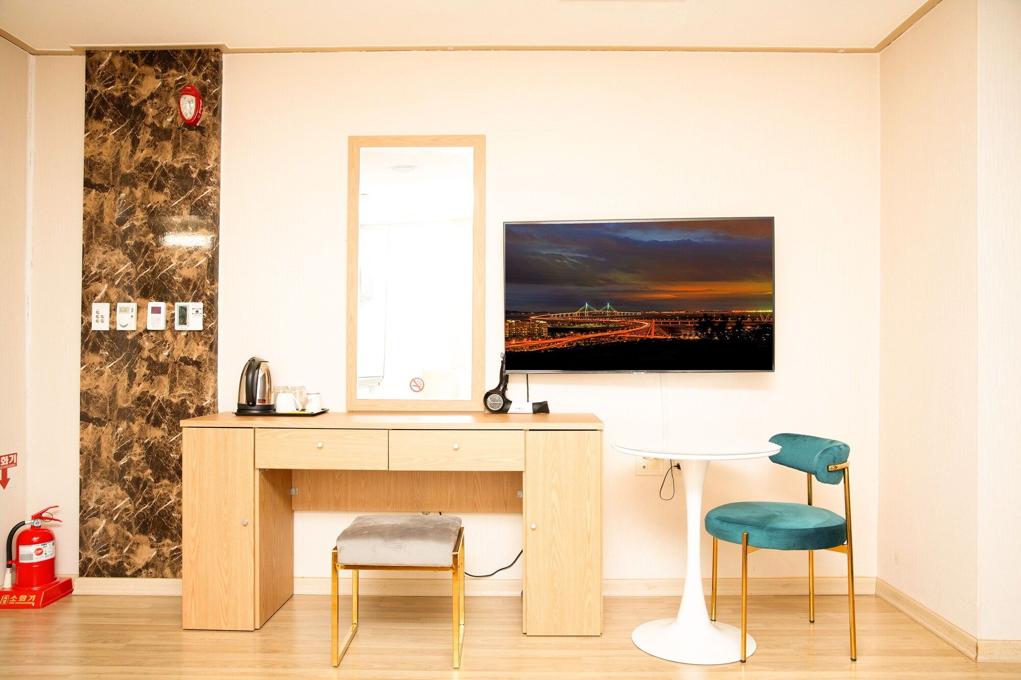 Room amenity