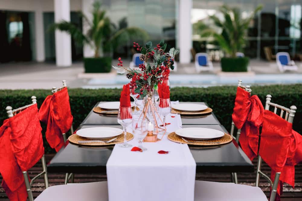 Banquet hall