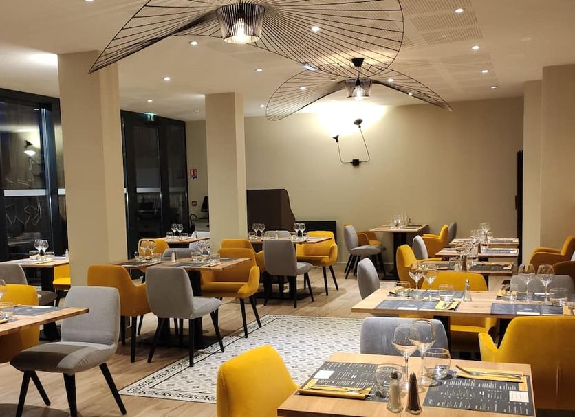 Restaurant Photo