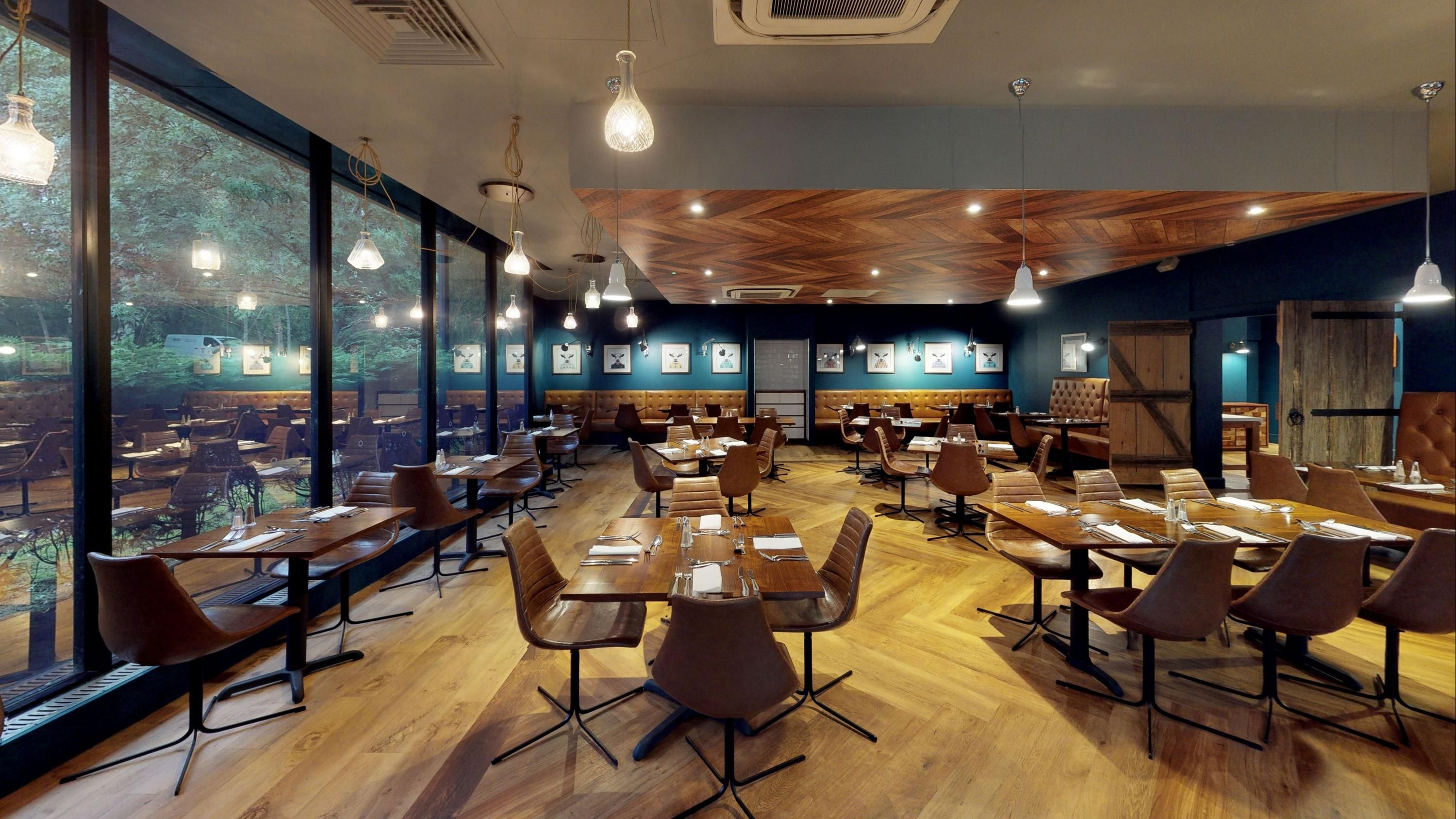 Restaurant Photo
