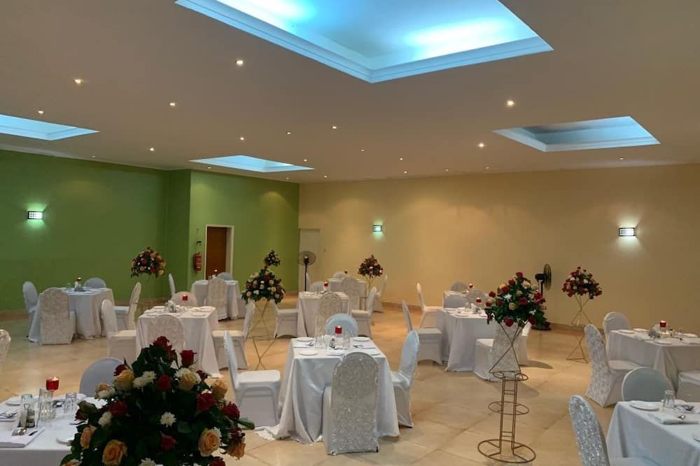 Banquet hall Photo