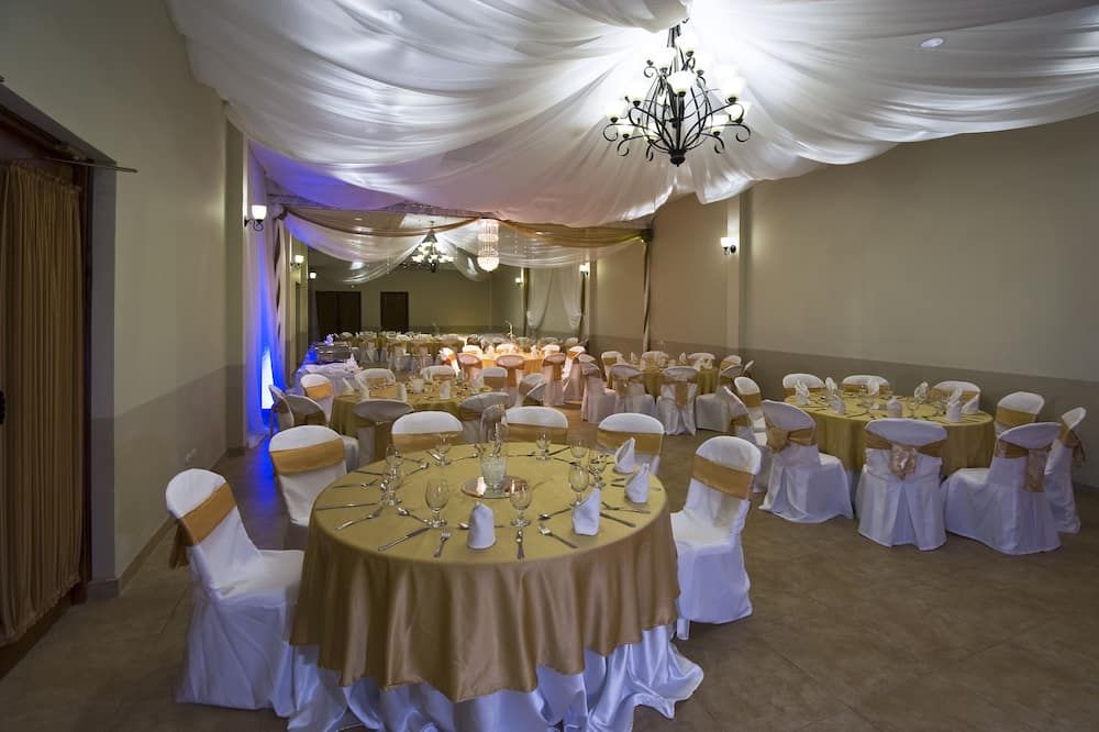 Banquet hall