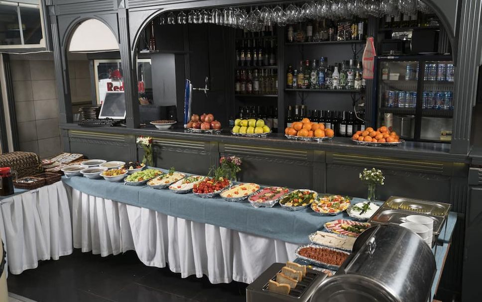 Buffet Photo