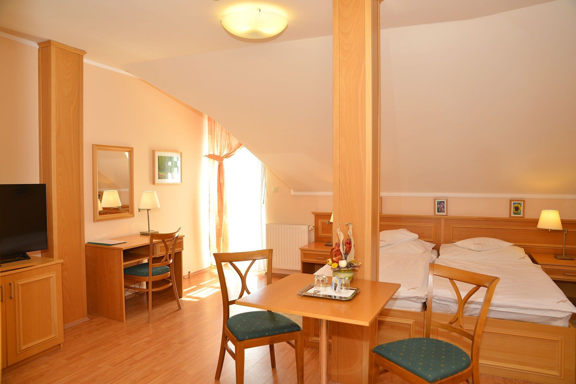 Dining room Photo