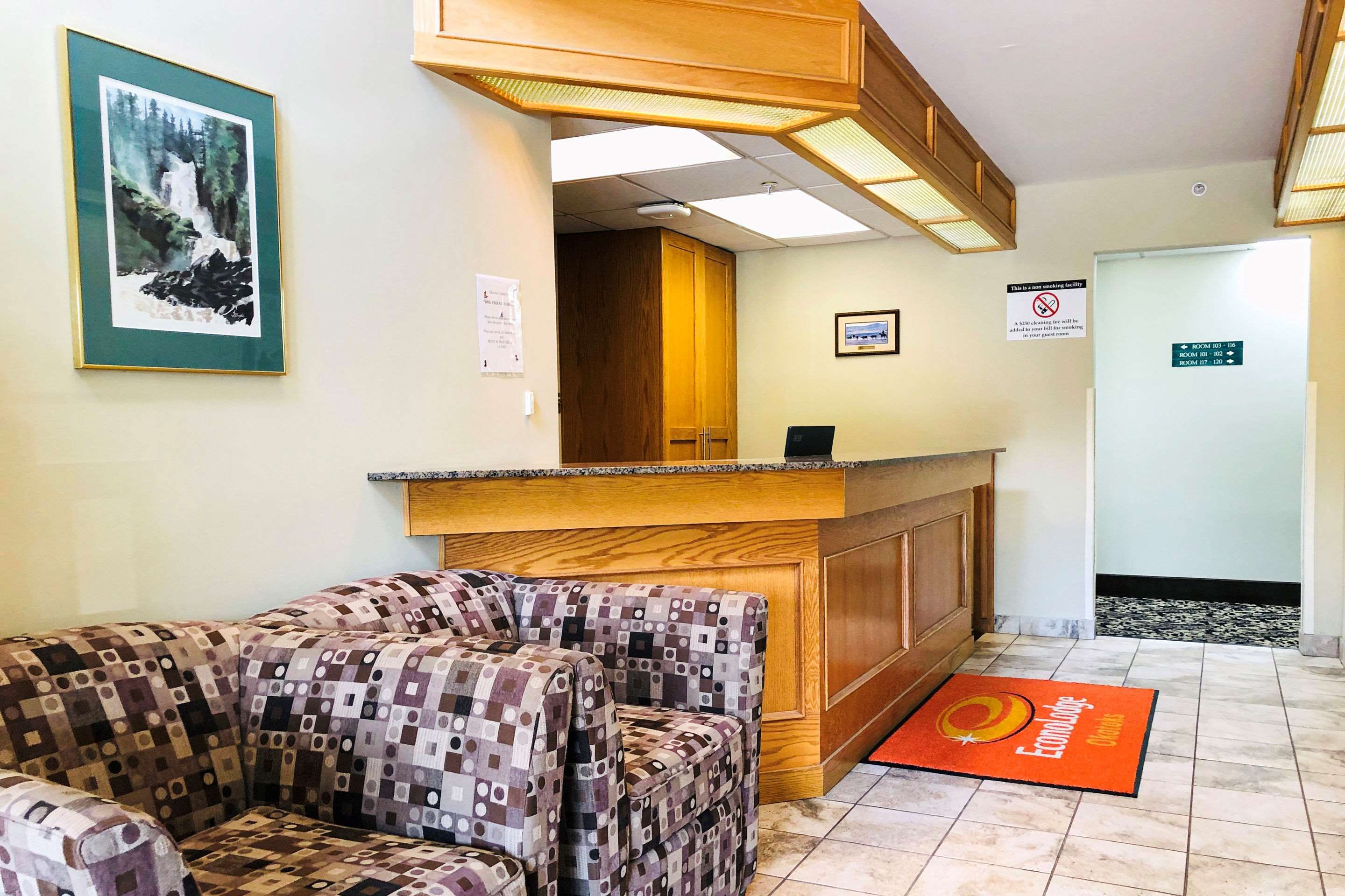 Front desk Photo