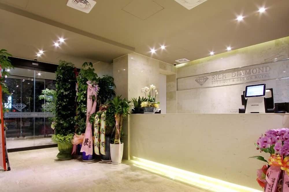 Front desk Photo