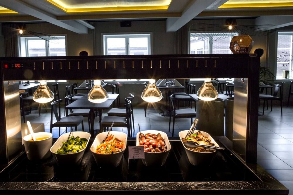 Buffet Photo