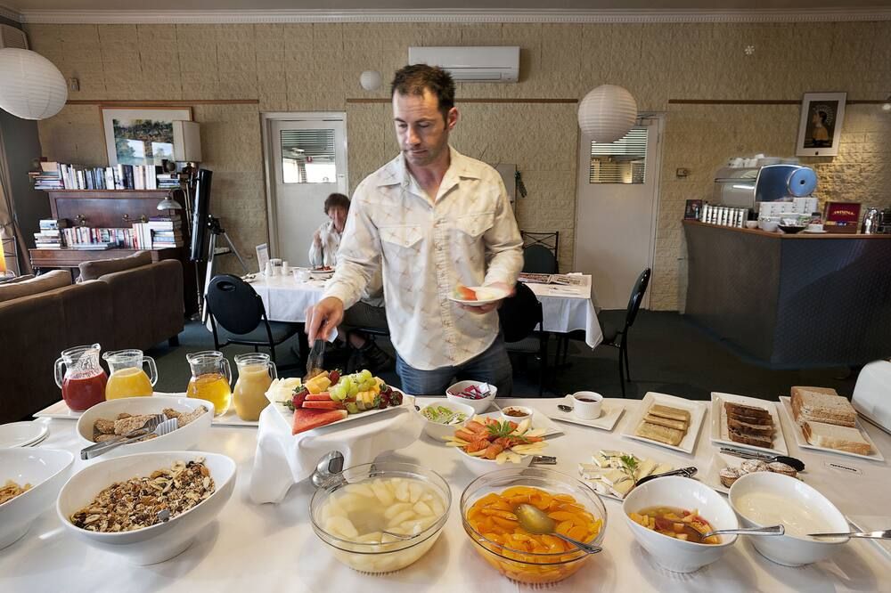 Buffet Photo