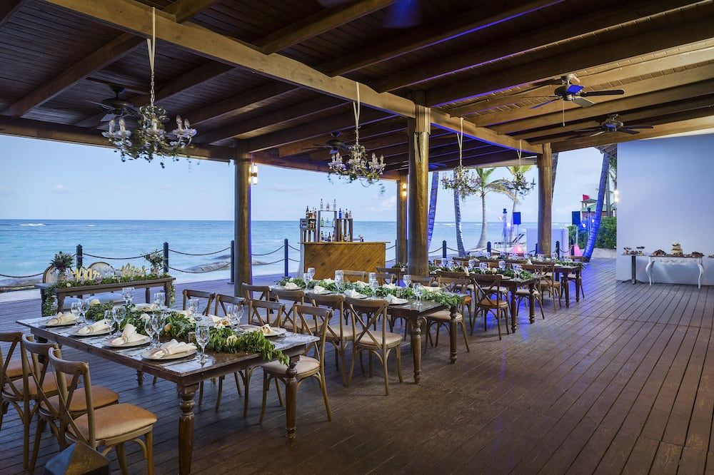 Banquet hall