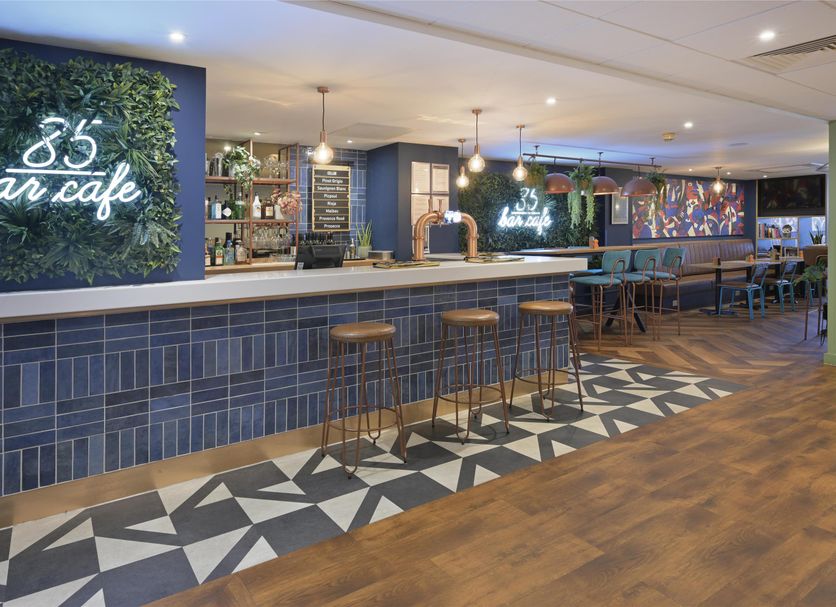 Bar Photo
