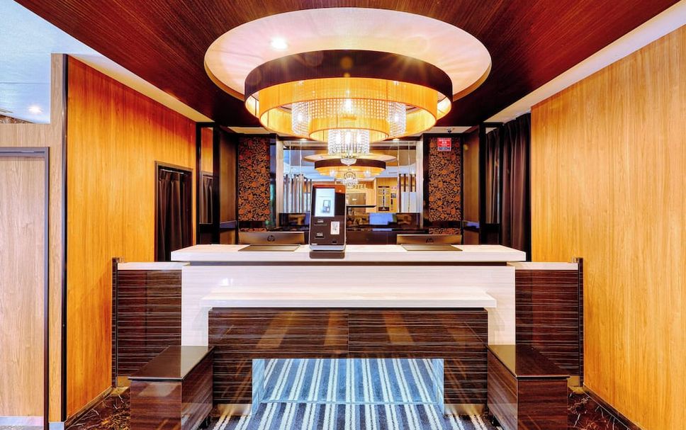 Front desk Photo