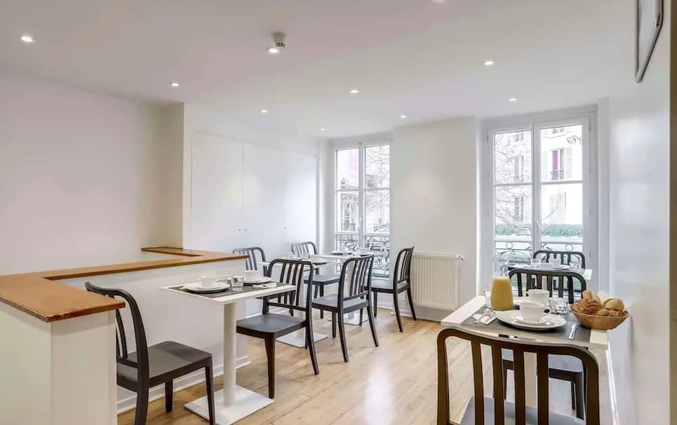 Dining room Photo