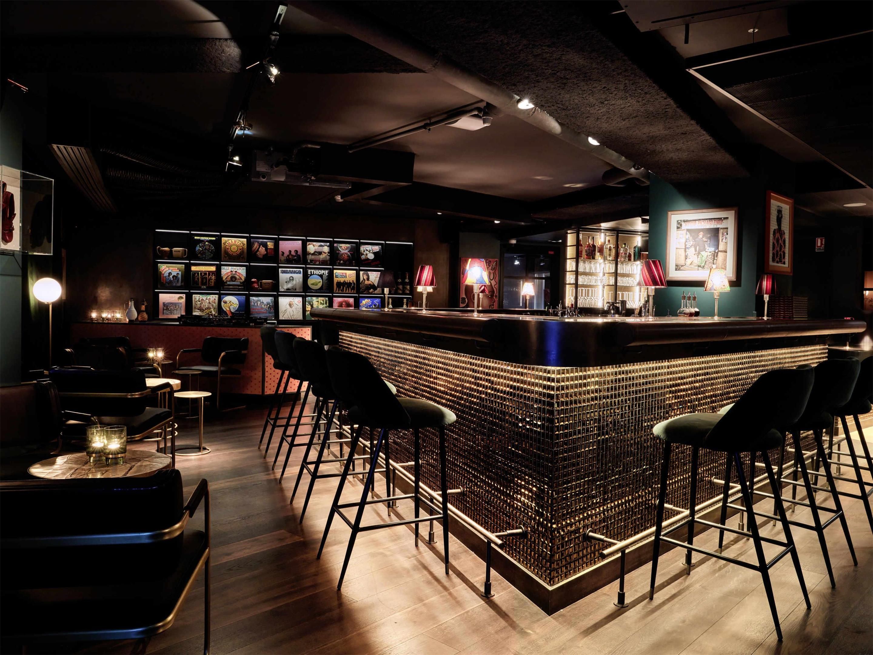 Bar