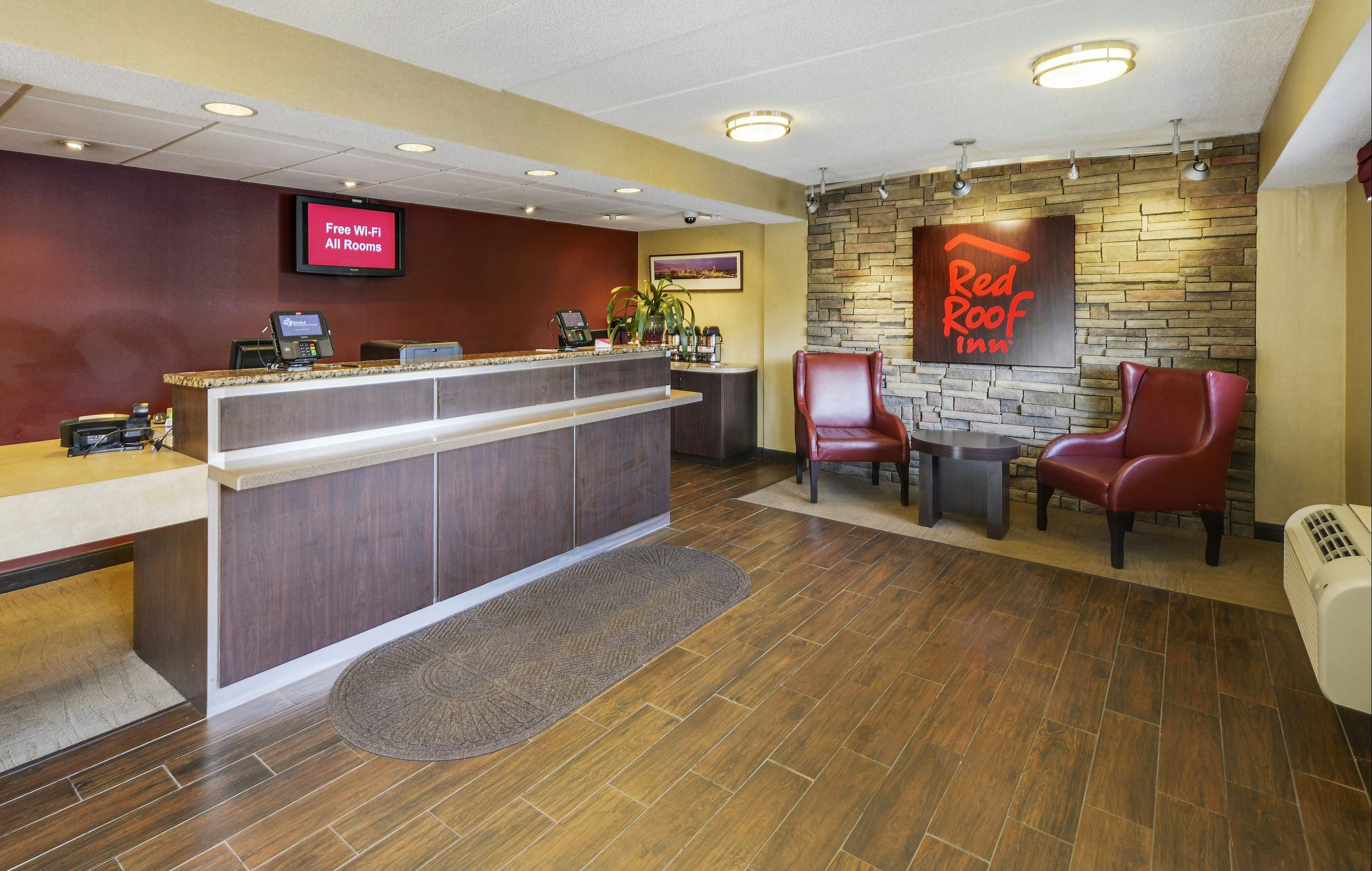 Front desk Photo