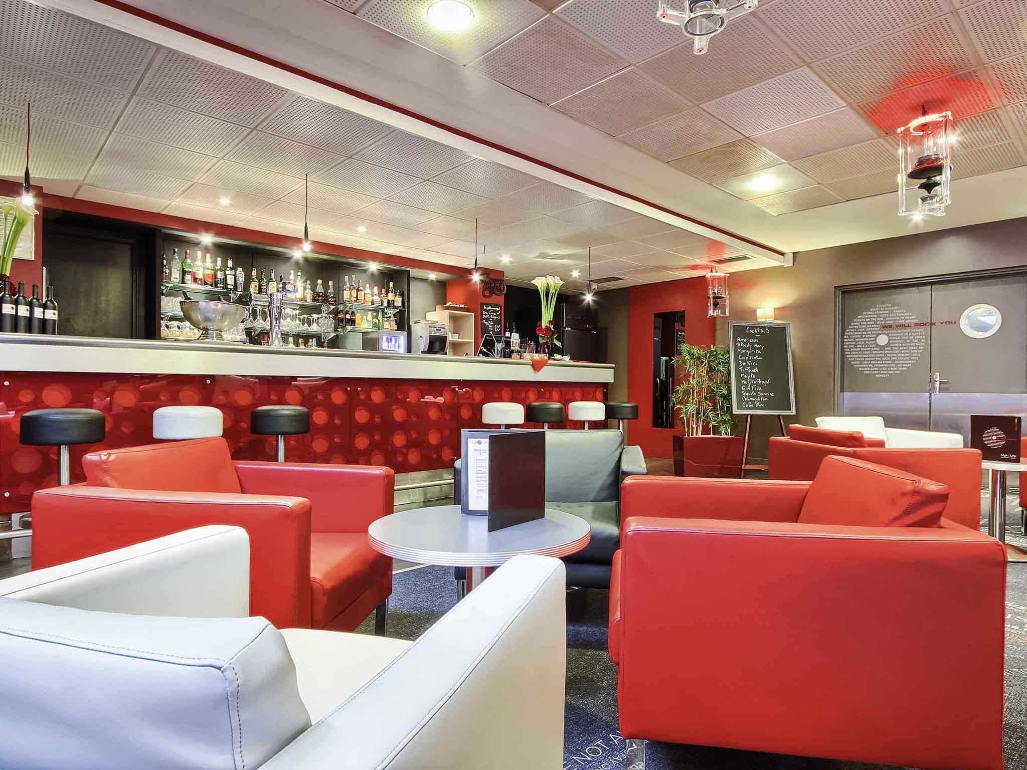 Bar Photo
