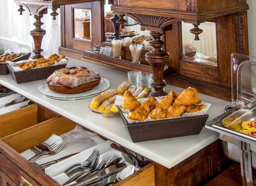Buffet Photo