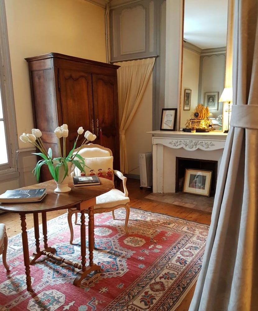 Room amenity