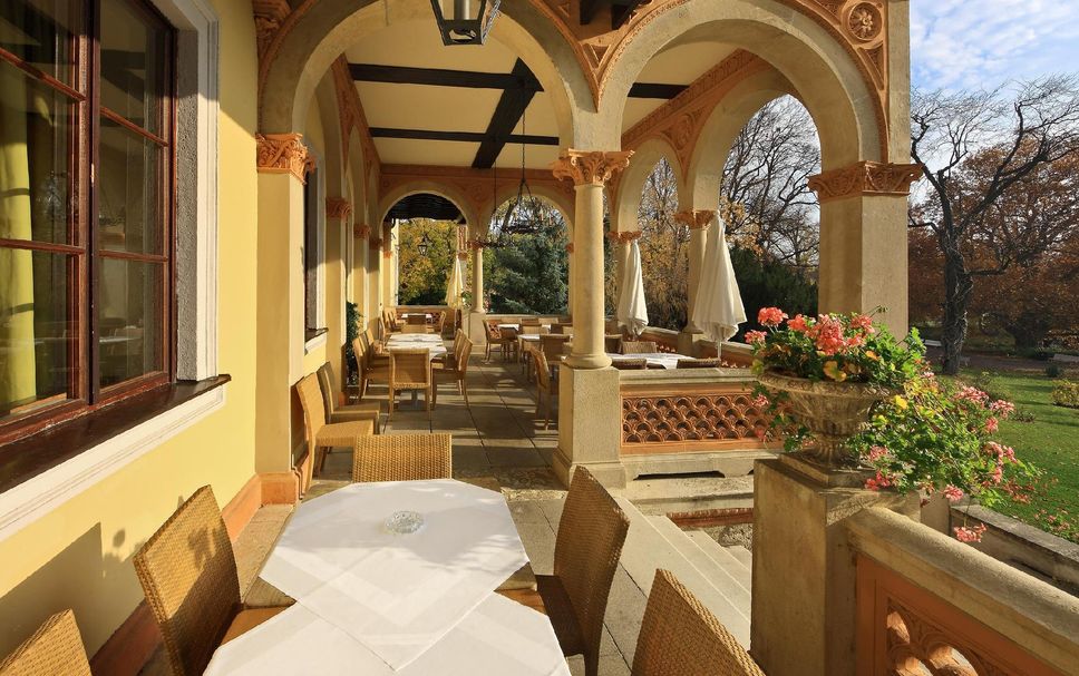Restaurant Photo