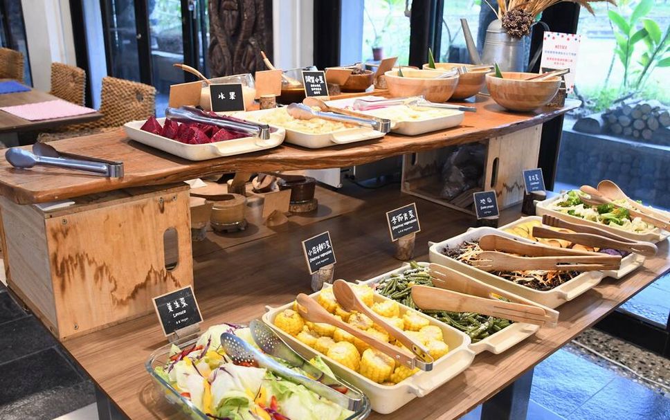 Buffet Photo