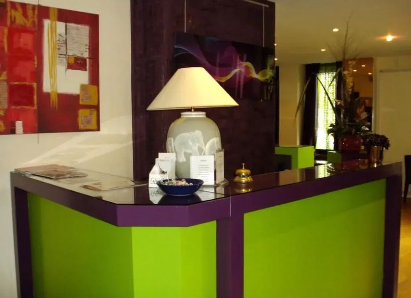 Front desk Photo