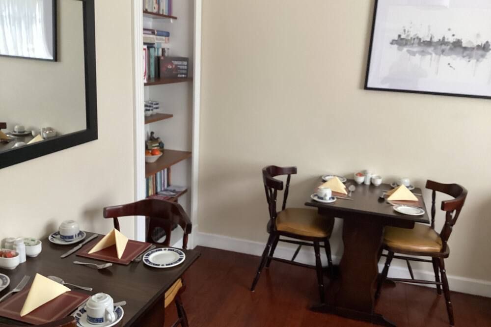 Dining room Photo