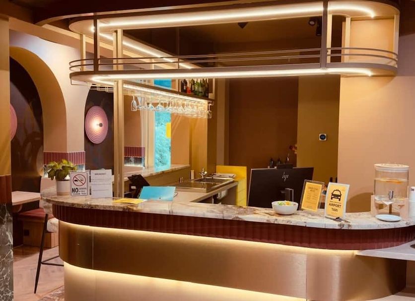 Front desk Photo