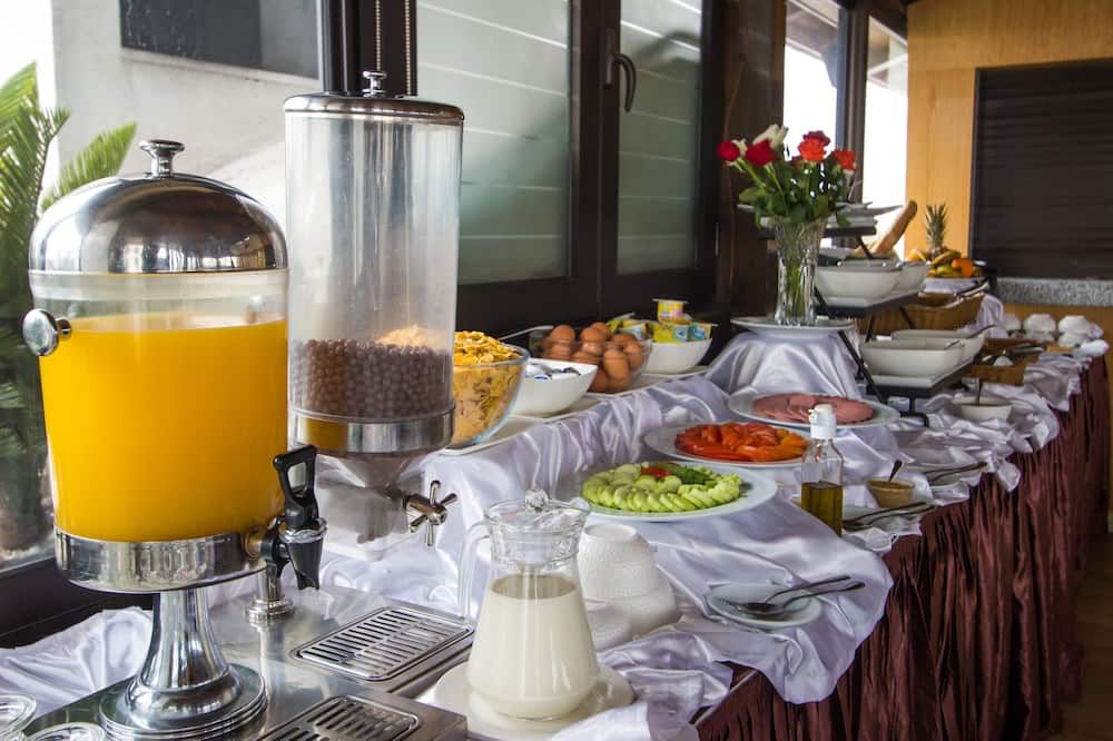 Buffet Photo
