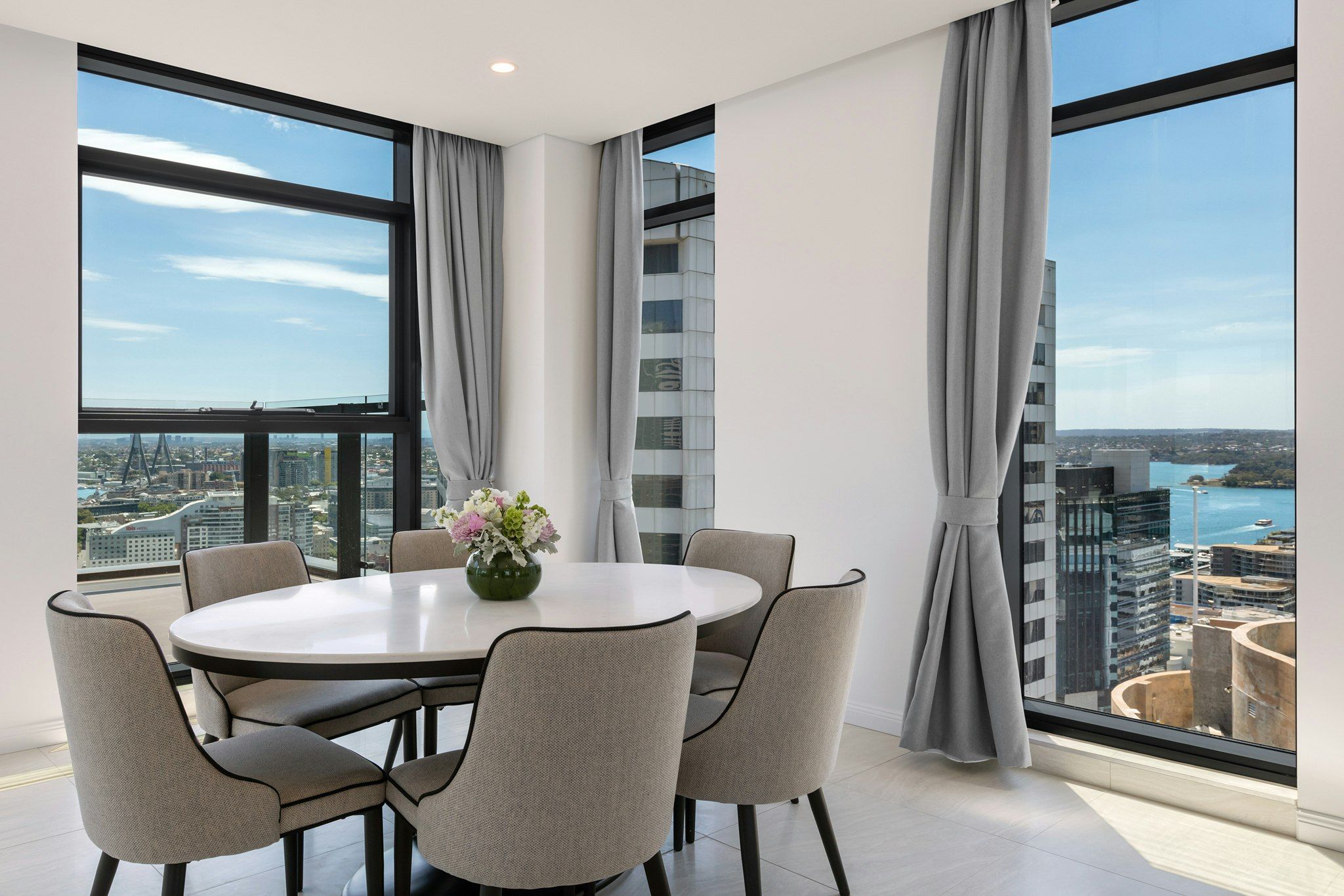 Dining room Photo