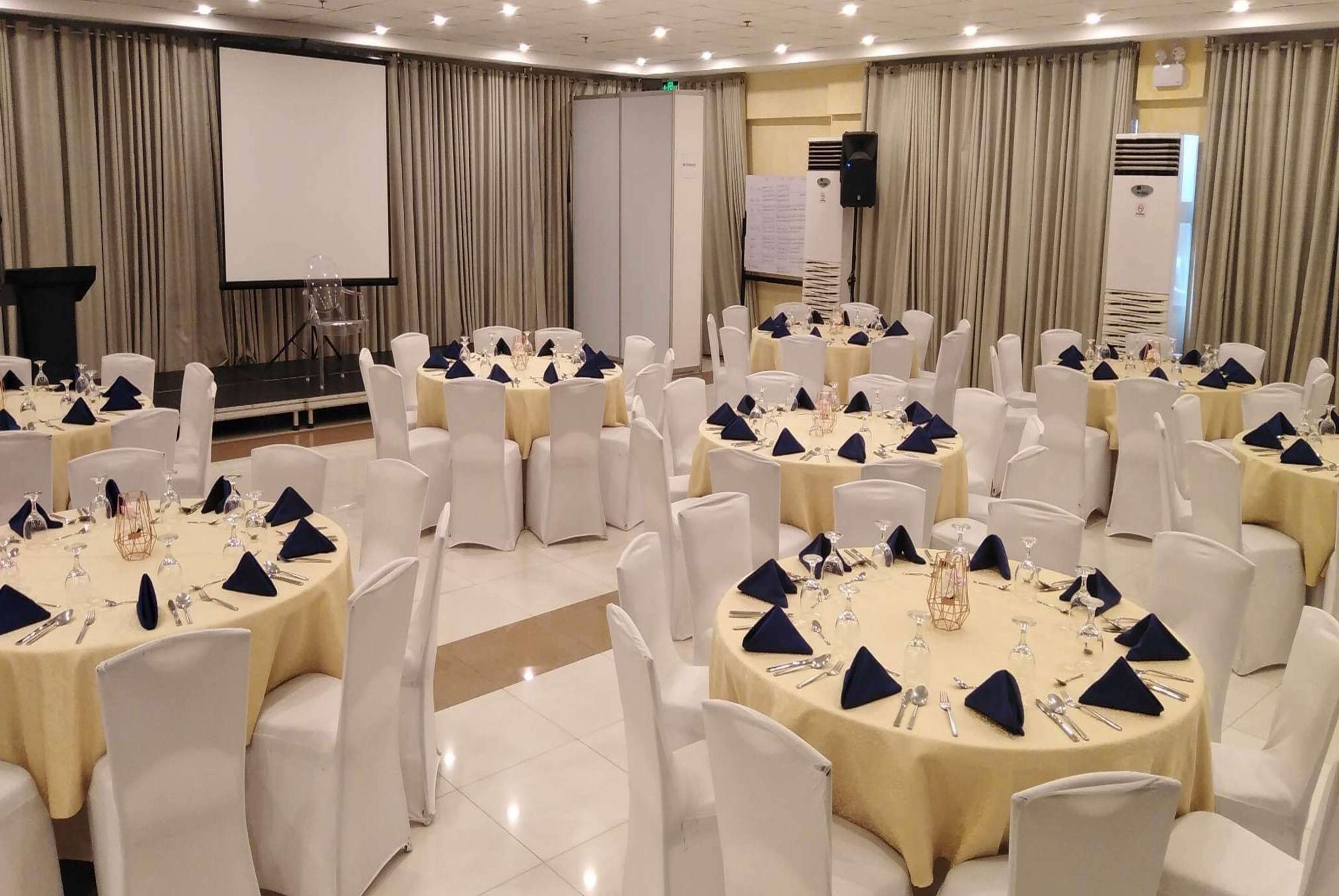 Banquet hall