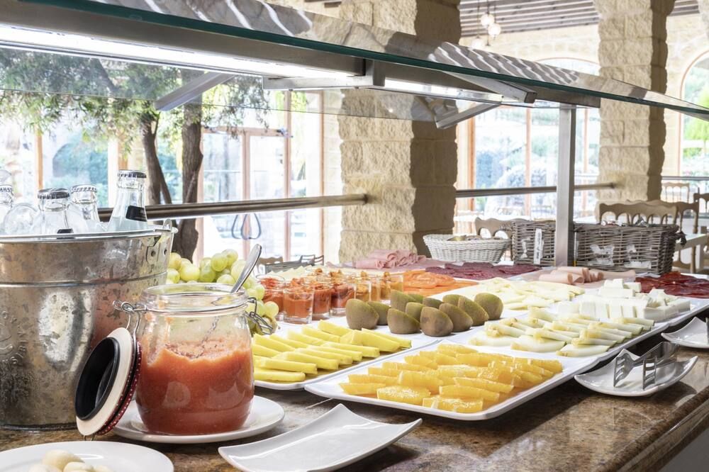 Buffet Photo