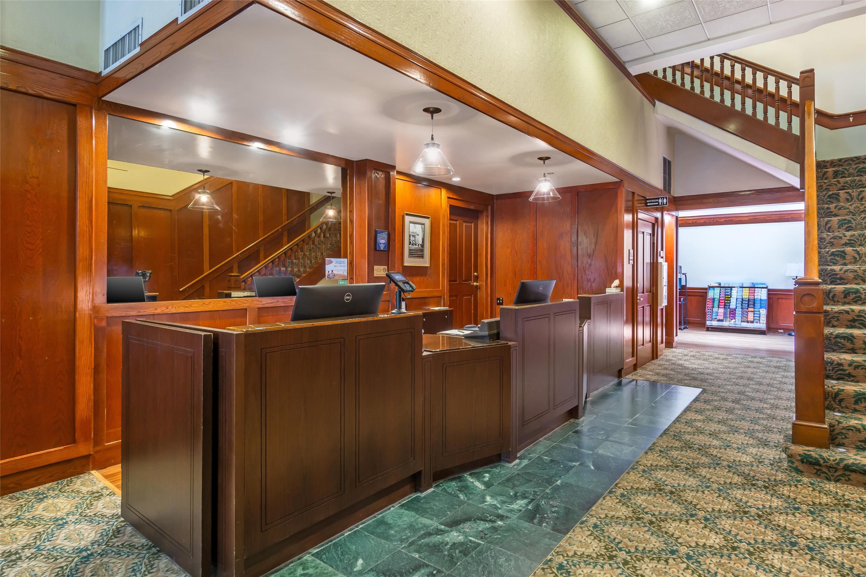 Front desk Photo
