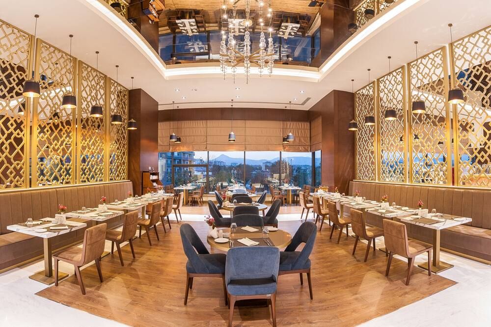 Restaurant Photo