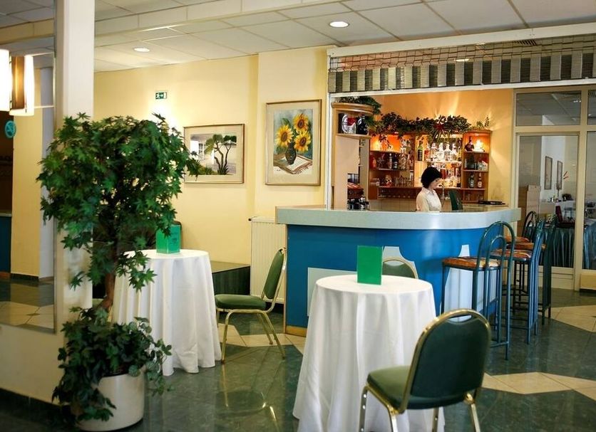 Bar Photo