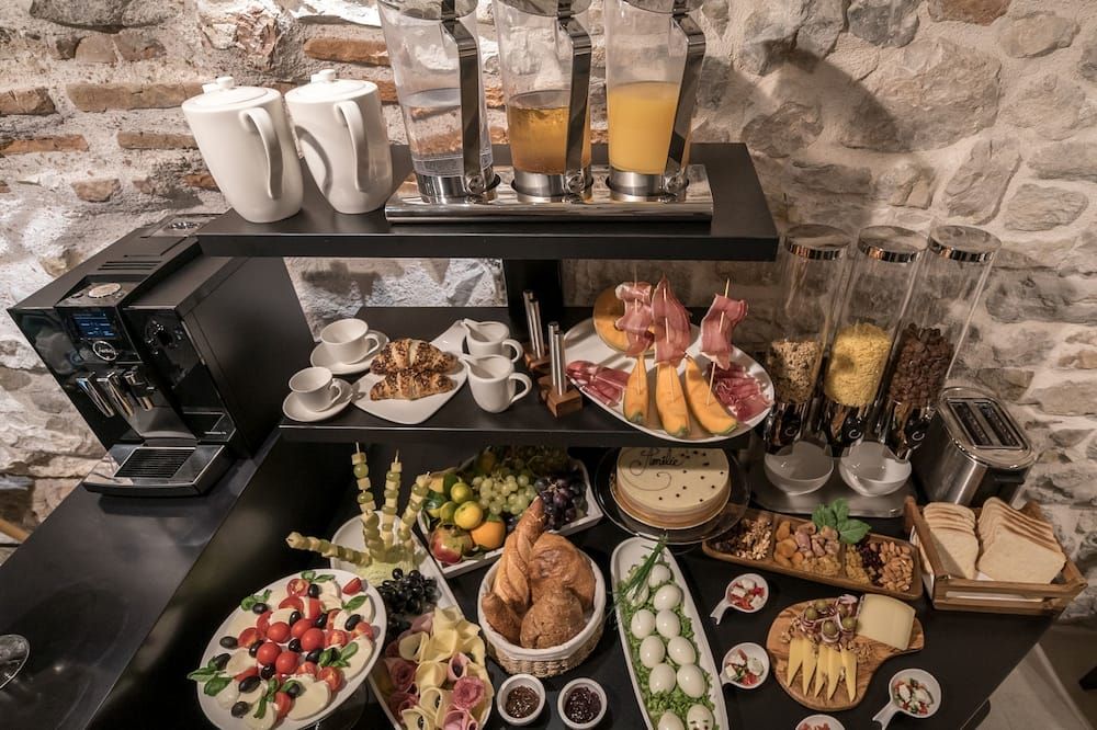 Buffet Photo