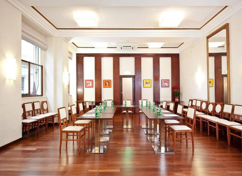 Conference room Photo