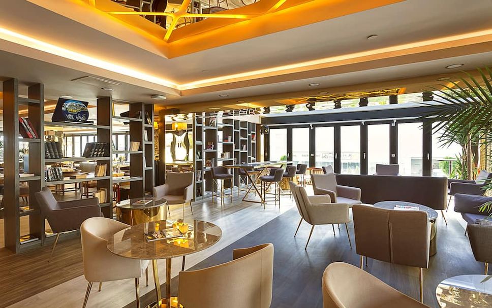 Restaurant Photo