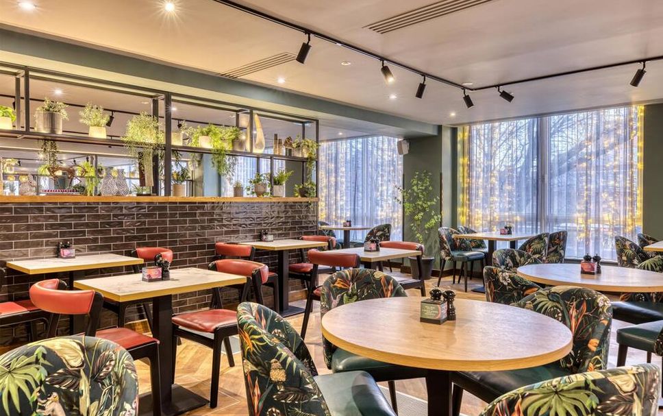 Restaurant Photo