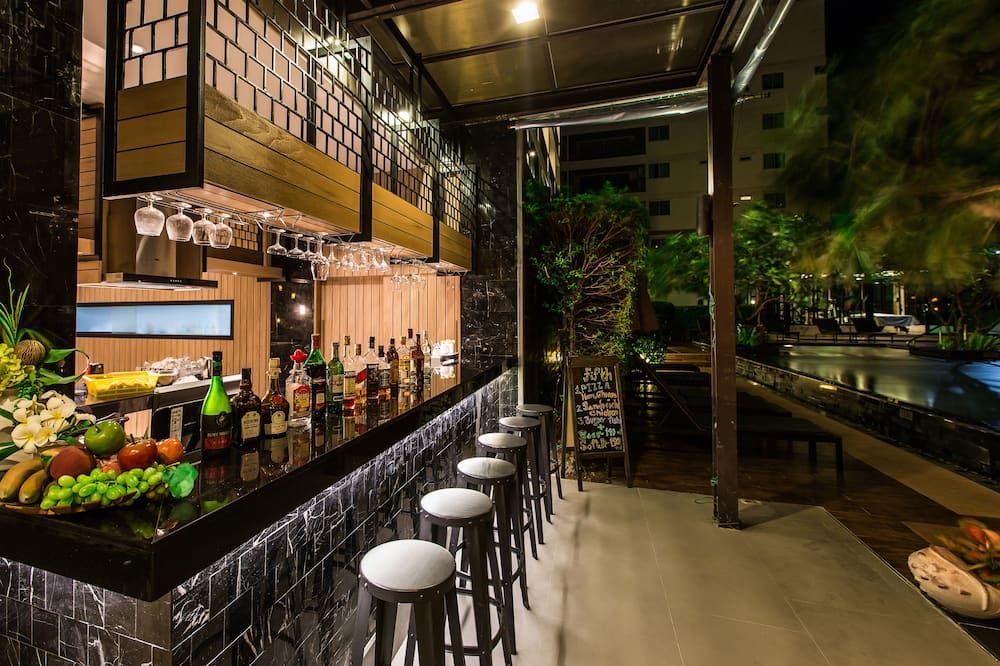 Bar Photo