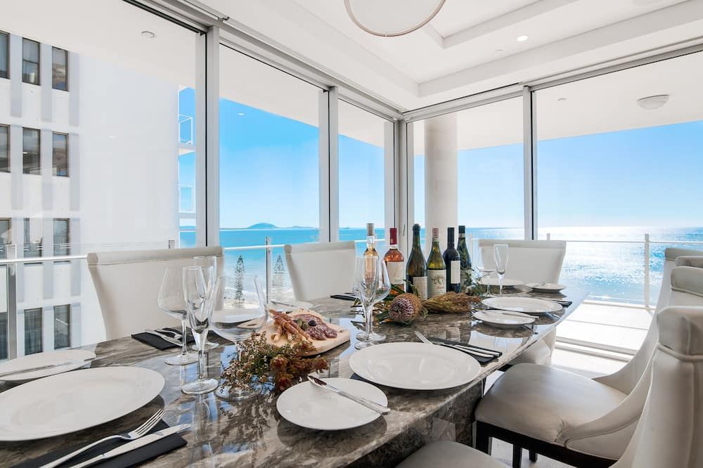 Dining room Photo
