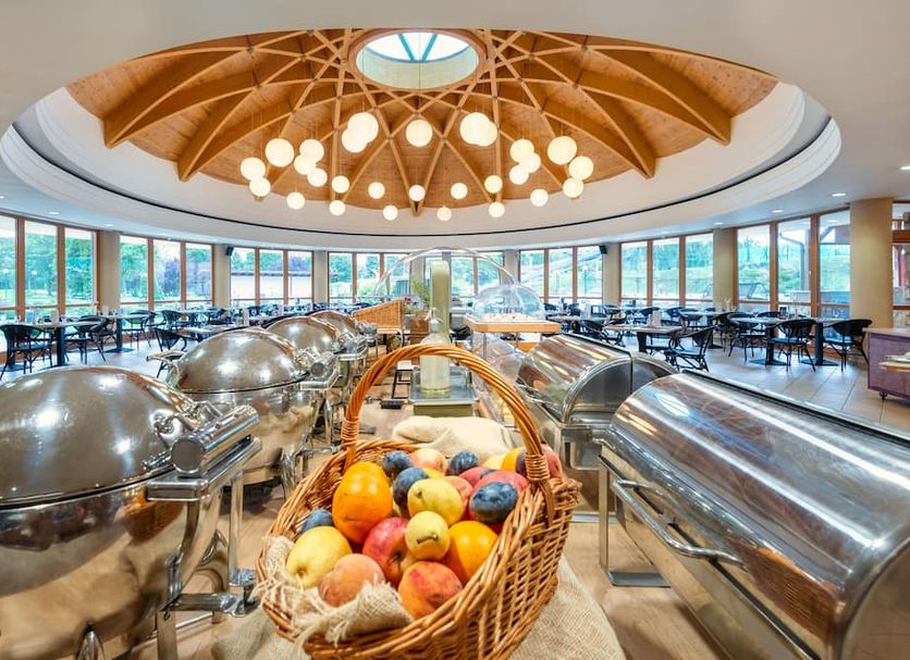 Buffet Photo