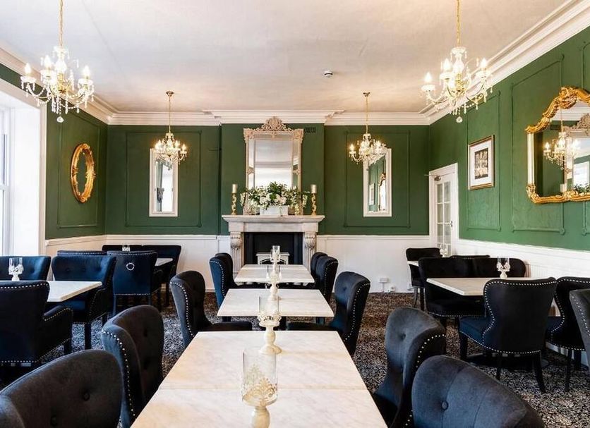 Restaurant Photo