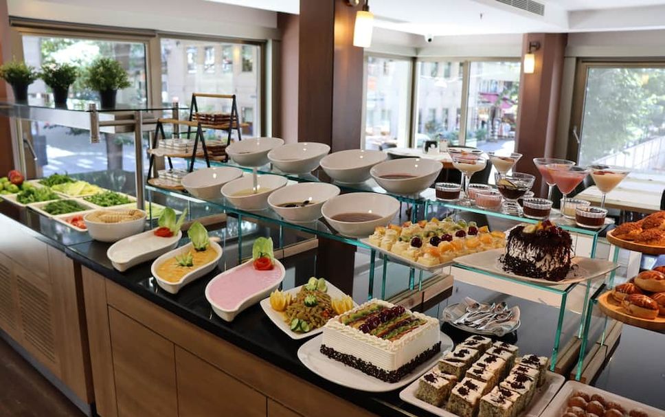 Buffet Photo
