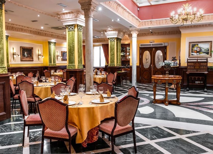 Restaurant Photo