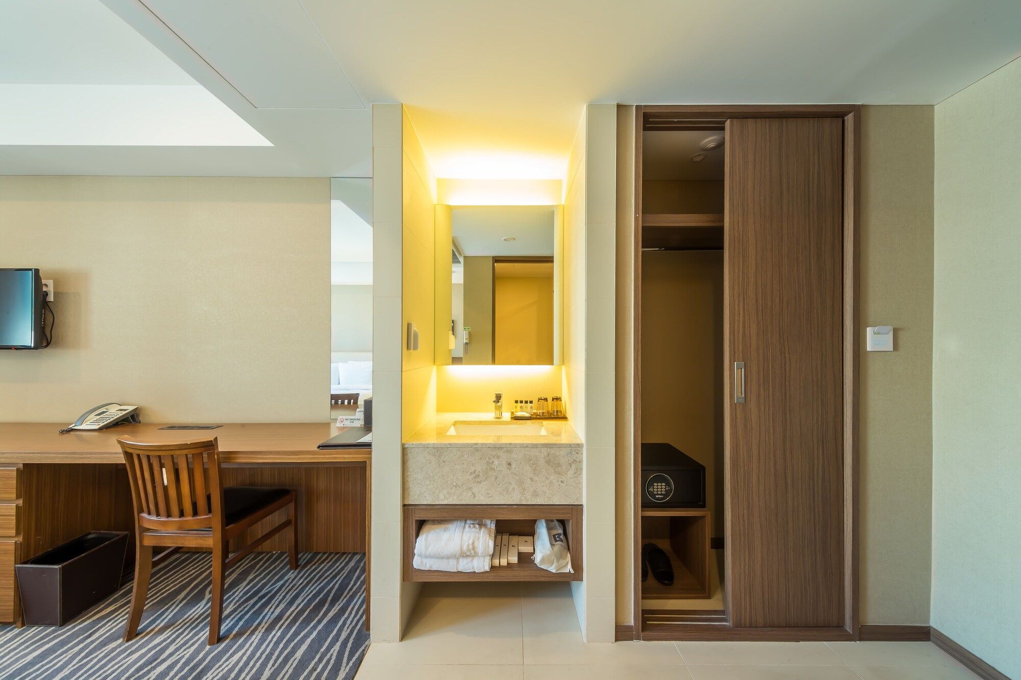 Room amenity