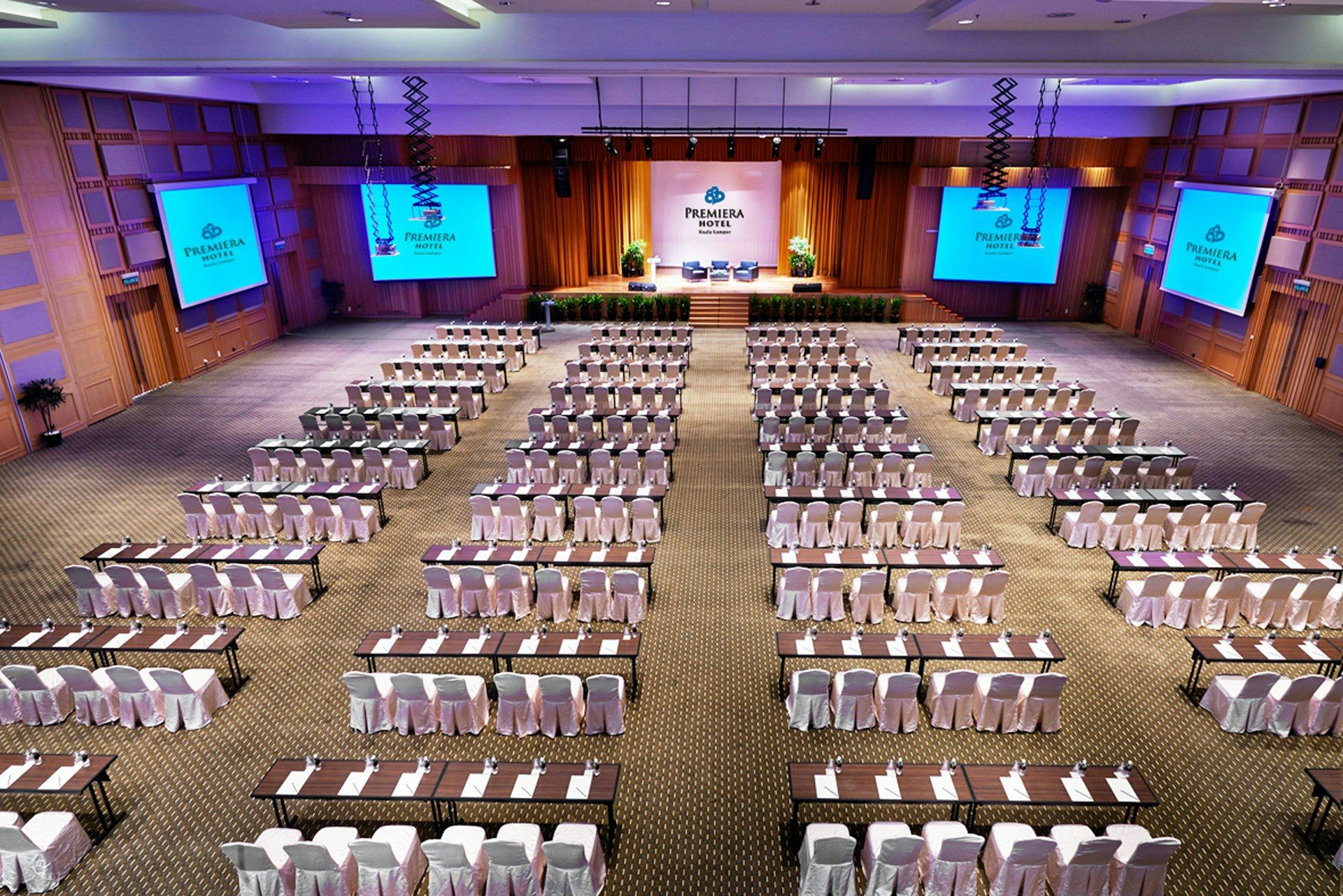 Banquet hall